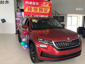 Prodeje aut v Číně zkolabovaly. Hůř nebylo už dekády, ke dnu míří i Škoda