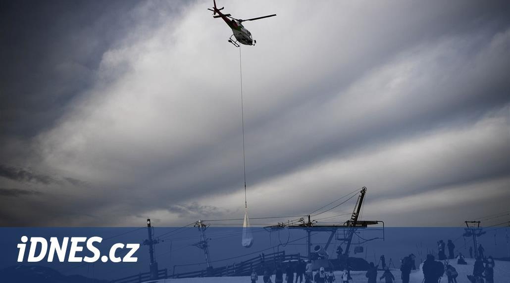 Francouzské lyžařské středisko zasněžuje svahy vrtulníkem. Ekologové zuří