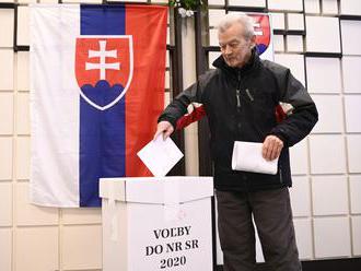 ONLINE: Volebné miestnosti sa otvorili, oprávnené sú vyše štyri milióny voličov