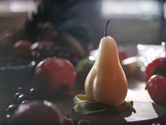 “Food porn” od Kauflandu: v kampani se svléká hruška