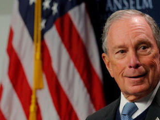 Bloomberg už minul na prezidentskú kampaň viac ako 400 miliónov dolárov