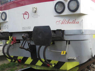 Zrážka dodávky s osobným vlakom vo Svrčinovci: Akoby zázrakom sa nikto nezranil