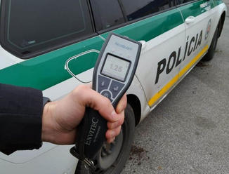 Polícia zadržala vodiča, ktorý jazdil v Skalici pod vplyvom alkoholu