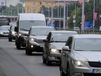 V Praze jezdí o třetinu méně aut. Přibyli cyklisté