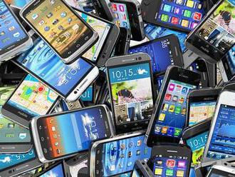   Celosvětový trh chytrých telefonů se v únoru propadl o 14 %