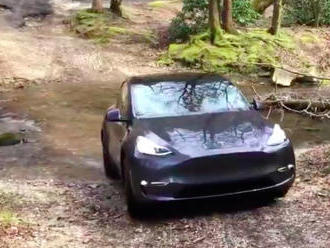 Nová Tesla Model Y není SUV ani off–road, i když se fanoušci snaží tvrdit opak