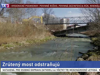 Zrútený most už odstraňujú, úrady sa obávajú zaplavenia mesta