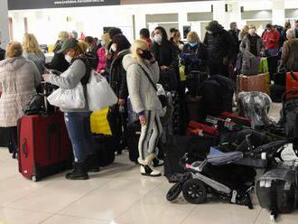 Takmer polovica ľudí, ktorí požiadali o repatriačný let, je už na Slovensku