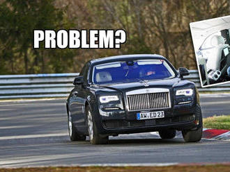 Kolo na Nürburgringu s Rolls-Royce Ghost. Na zadnom sedadle