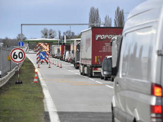Slovensko omezí volný pohyb lidí a obnoví kontroly na hranicích