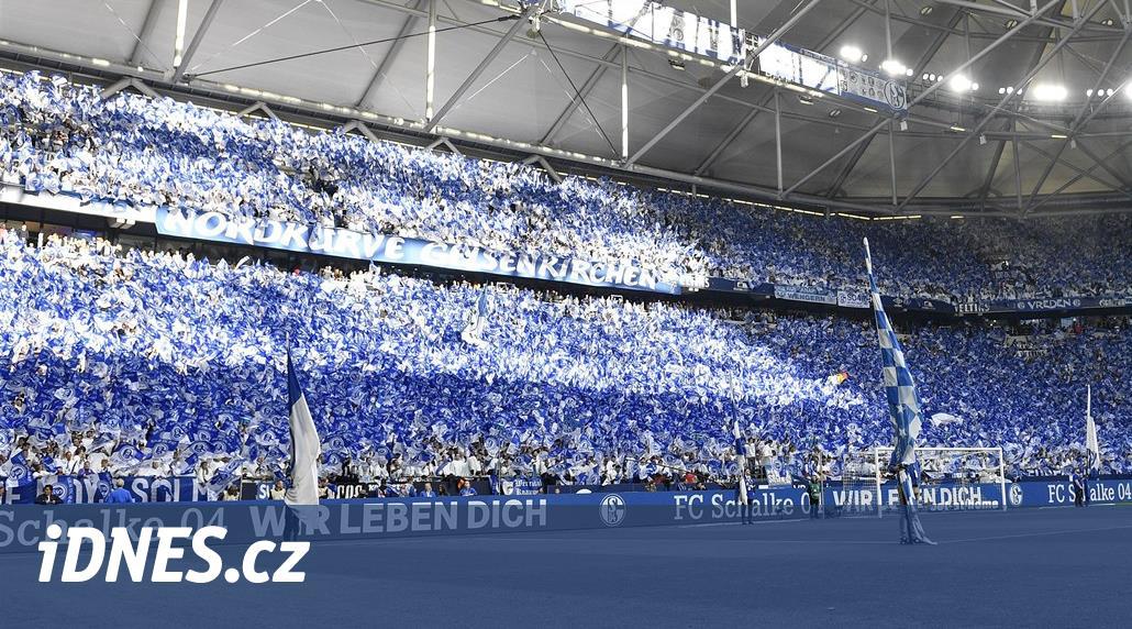 Ohrožené Schalke žádá fanoušky: Pomozte, nechtějte vrátit vstupné