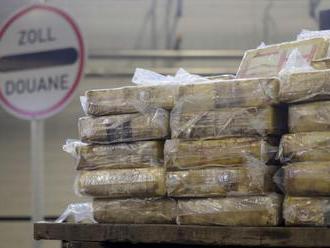 Šéf belgickej colnej správy: Narkobaróni zaplavili Európu kokaínom