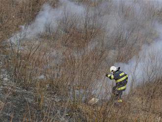 Hasiči vyzývajú na zodpovednosť, počet požiarov narástol