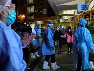 Hongkong kvůli koronaviru zakázal setkávání více než čtyř lidí, lidé se bojí potlačování disentu