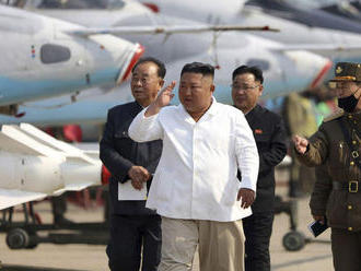 Južná Kórea trvá na tom, že fámy o Kimovom zdraví nie sú pravdivé