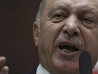 Turecký prezident podal trestné oznámenie: Čelí mu známy moderátor