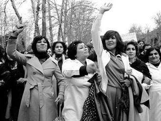Poslední den íránských žen bez hidžábu