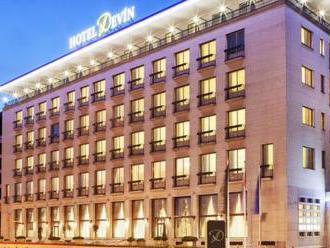 My vieme, kam za romantikou! Do Hotela Devín na nábreží Dunaja v historickom centre Bratislavy.