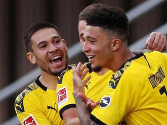 SC Paderborn 1-6 Borussia Dortmund: England's Jadon Sancho scores hat-trick on return