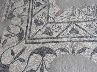 Archeológovia objavili v Hornom Rakúsku obrovskú rímsku mozaiku