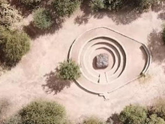 VIDEO Pred sto rokmi bol objavený najväčší meteorit sveta: Našiel ho farmár a jeho voly