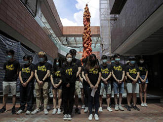 V Hongkongu si lidé přes zákaz připomněli Tchien-an-men