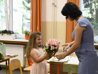 Prešovské základné školy dnes rozdali viac ako 6500 vysvedčení