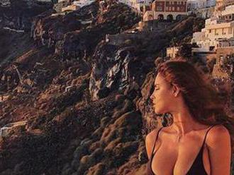 Najsledovanejšia Slovenka z Instagramu spomína na Grécko: Výstrih vyrazí dych!