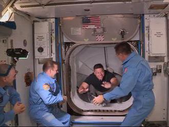 Vesmírna loď Crew Dragon sa pripojila k ISS