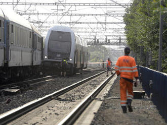 V Praze se srazil osobní vlak s rychlíkem, nikdo nebyl zraněn
