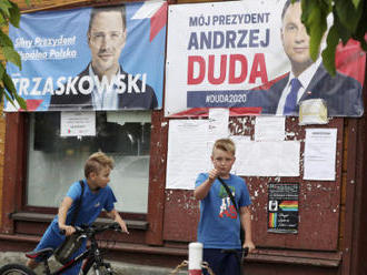 Poláci rozhodují, zda prezidentem bude Duda, anebo Trzaskowski