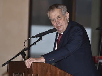 Prezident Zeman podepsal zvýšení letošního schodku na 500 mld. Kč