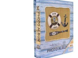 Fotoalbum v pevných doskách s plastickým motívom mora,  200 fotografií s veľkosťou 10 x 15 cm.