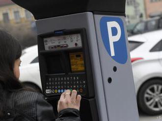 Partizánske spustilo mestský parkovací systém