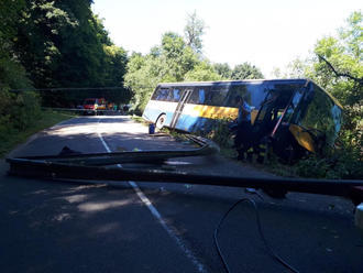DRÁMA NA CESTE: Linkový autobus havaroval pri Dobrej Vode