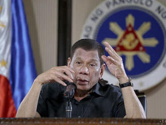 Filipínsky prezident ľuďom radí, aby si rúška dezinfikovali benzínom