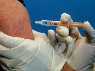 EK zarezervovala 300 miliónov dávok vakcíny proti COVID-19