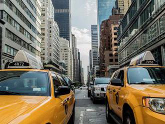 Řidiči Uberu a dalších taxislužeb už nepotřebují taxametr a zkoušky z místopisu