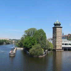 Šítkovská vodárenská věž a budova Mánesa