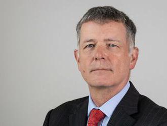 Novým riaditeľom britskej tajnej služby MI6 bude diplomat Richard Moore