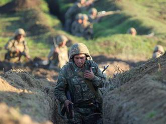 Na hraniciach medzi Arménskom a Azerbajdžanom opäť pokračujú boje