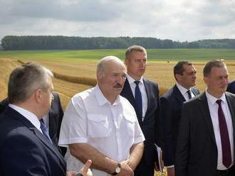 Lukašenko: Žatva je dôležitejšia ako prezidentské voľby