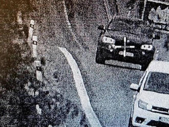 Policajti sa nestačili čudovať: Žena si sadla za volant opitá a z cesty si spravila pretekársku dráh