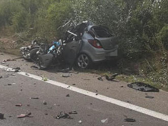 Hasiči v plnom nasadení v Trnave: Zasahujú pri dopravnej nehode, neprežila ju jedna osoba