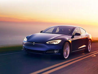 Tesla Model S je prvým elektromobilom s dojazdom takmer 650 km
