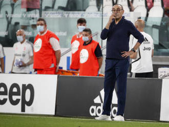 Den po vyřazení v osmifinále LM skončil trenér Sarri v Juventusu