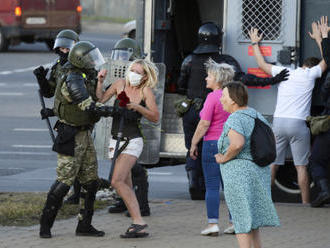 V Minsku pokračují protesty, policie prý zatkla koordinátory