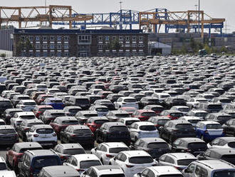 Pokles predaja nových áut v Nemecku sa v júli výrazne spomalil