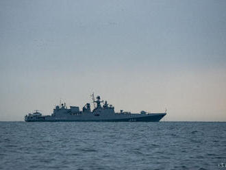 Vojenská loď USA v čase napätia s Čínou opäť preplávala blízko Taiwanu