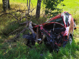Dopravní nehoda u Kunratic u Cvikova na Českolipsku si vyžádala lidský život